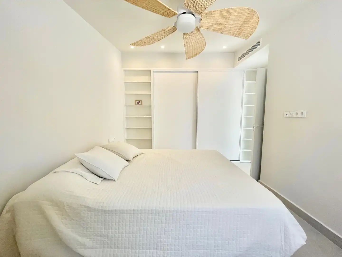 Dormitori de Casa o xalet de lloguer en Orihuela amb Aire condicionat, Calefacció i Parquet