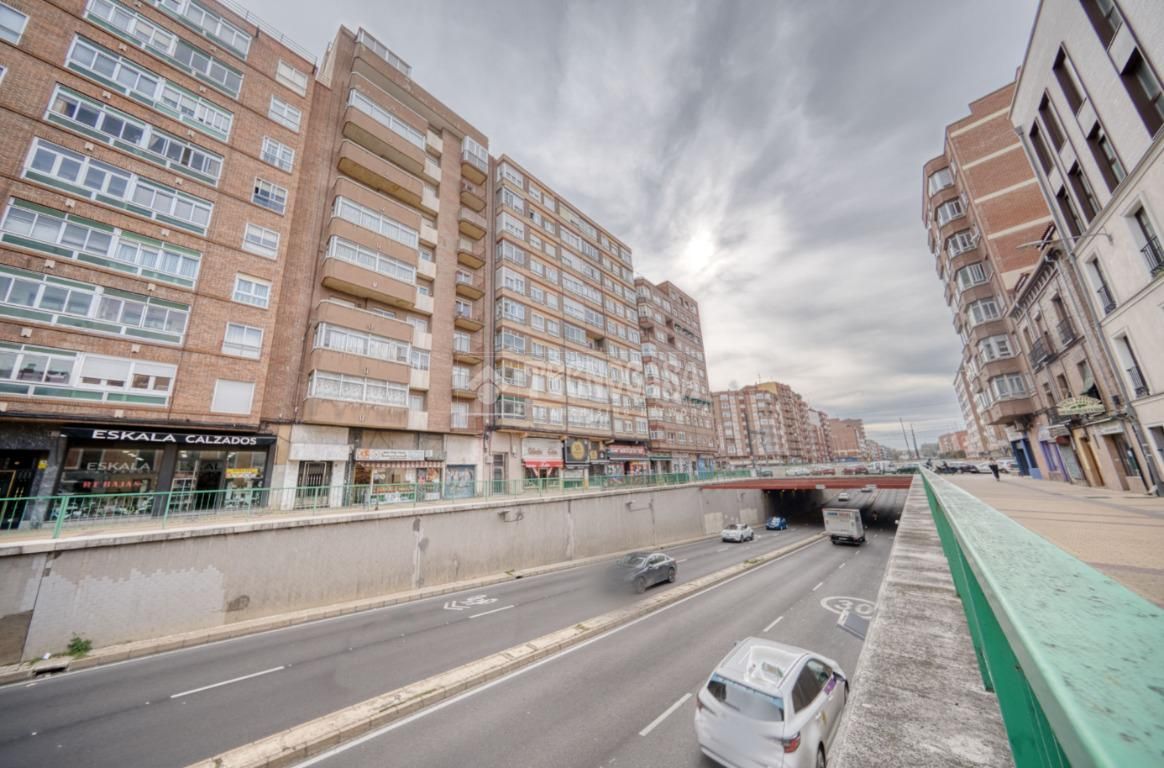 Exterior view of Flat for sale in Valladolid Capital  with Heating, Parquet flooring and Terrace