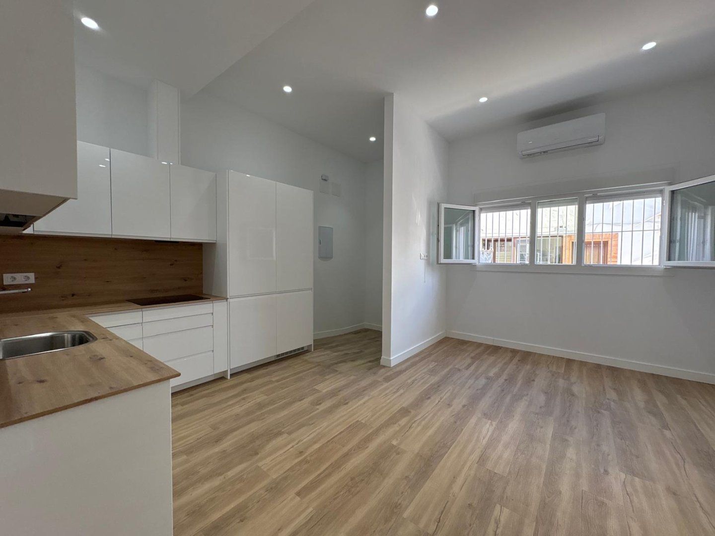 Cuina de Pis de lloguer en Castilleja de la Cuesta amb Aire condicionat, Calefacció i Terrassa