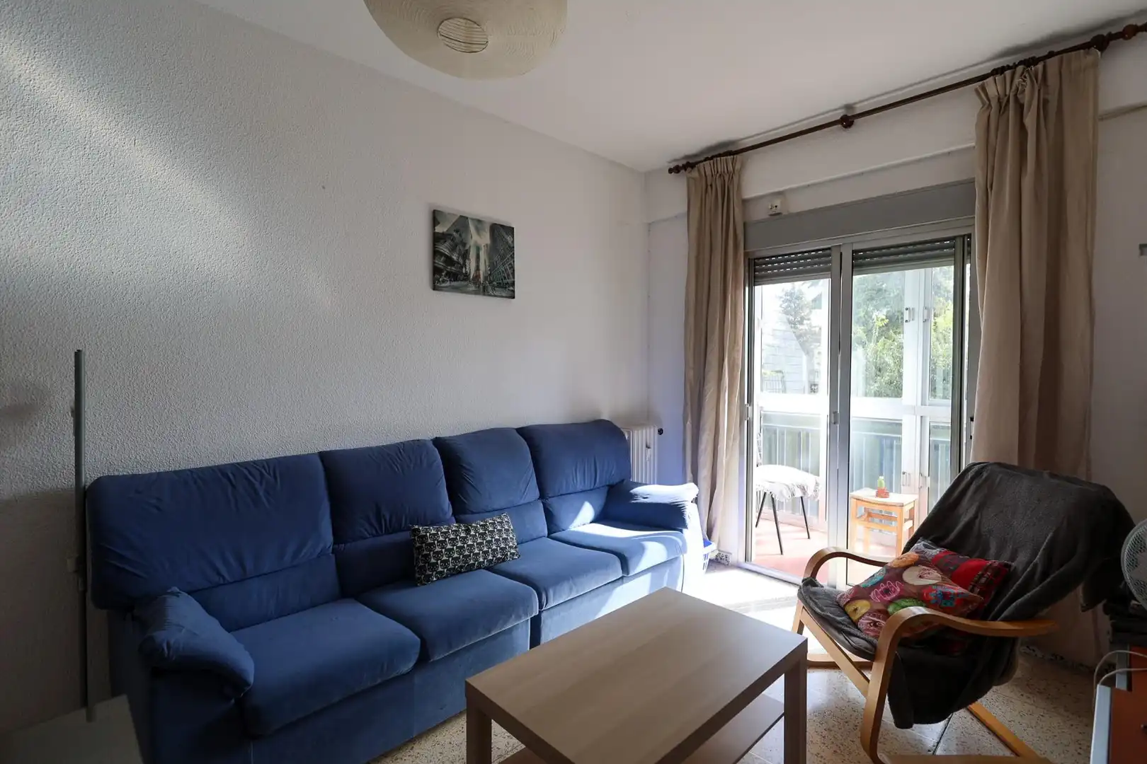 Sala d'estar de Pis en venda en Granada amb Calefacció, Moblat i Balcó