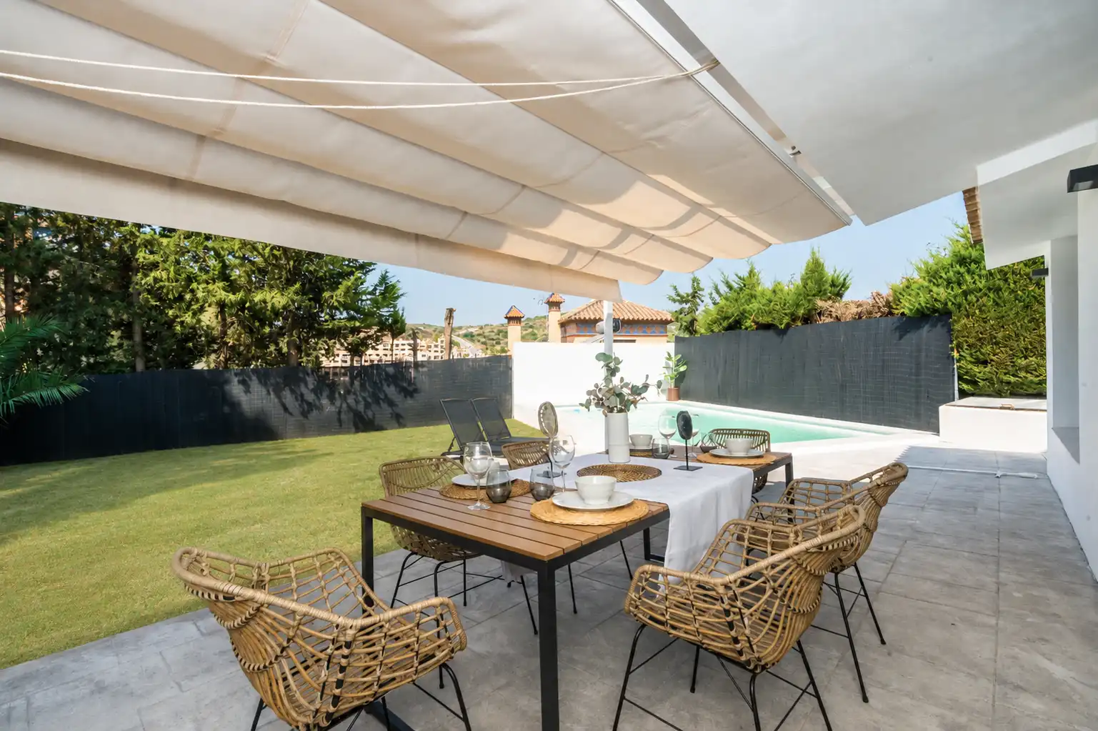 Terrassa de Casa o xalet en venda en Estepona amb Jardí privat i Piscina