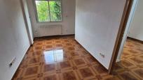 Bedroom of Flat for sale in  Madrid Capital