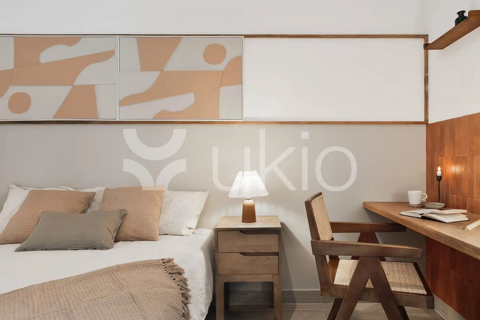Dormitori de Apartament de lloguer en Barcelona amb Aire condicionat, Calefacció i Moblat