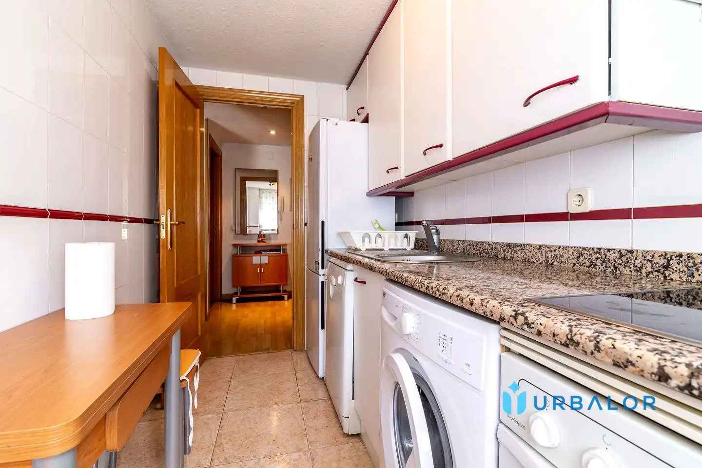 Cocina de Planta baja en venta en Alcorcón con Aire acondicionado y Piscina comunitaria