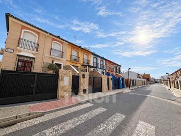 House for sale in Calle Huelva