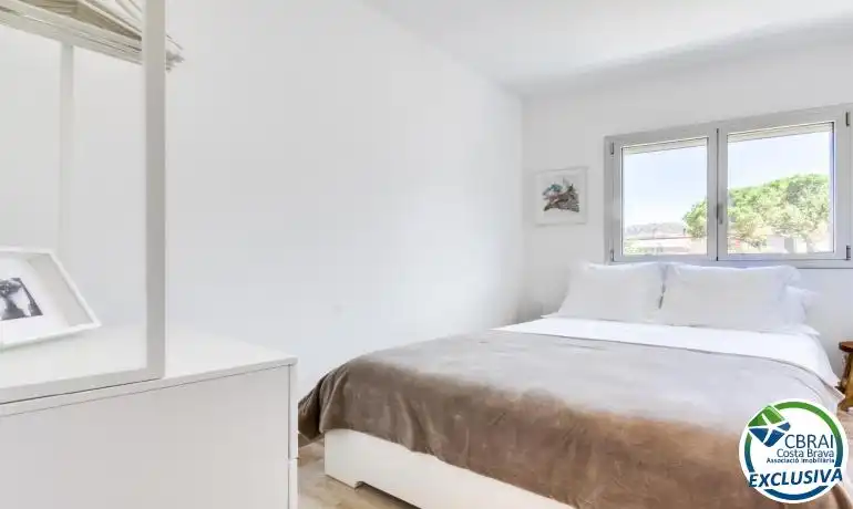 Dormitori de Apartament en venda en Roses