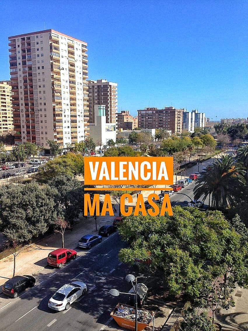 Exterior view of Flat to rent in  Valencia Capital  with Air Conditioner, Heating and Terrace
