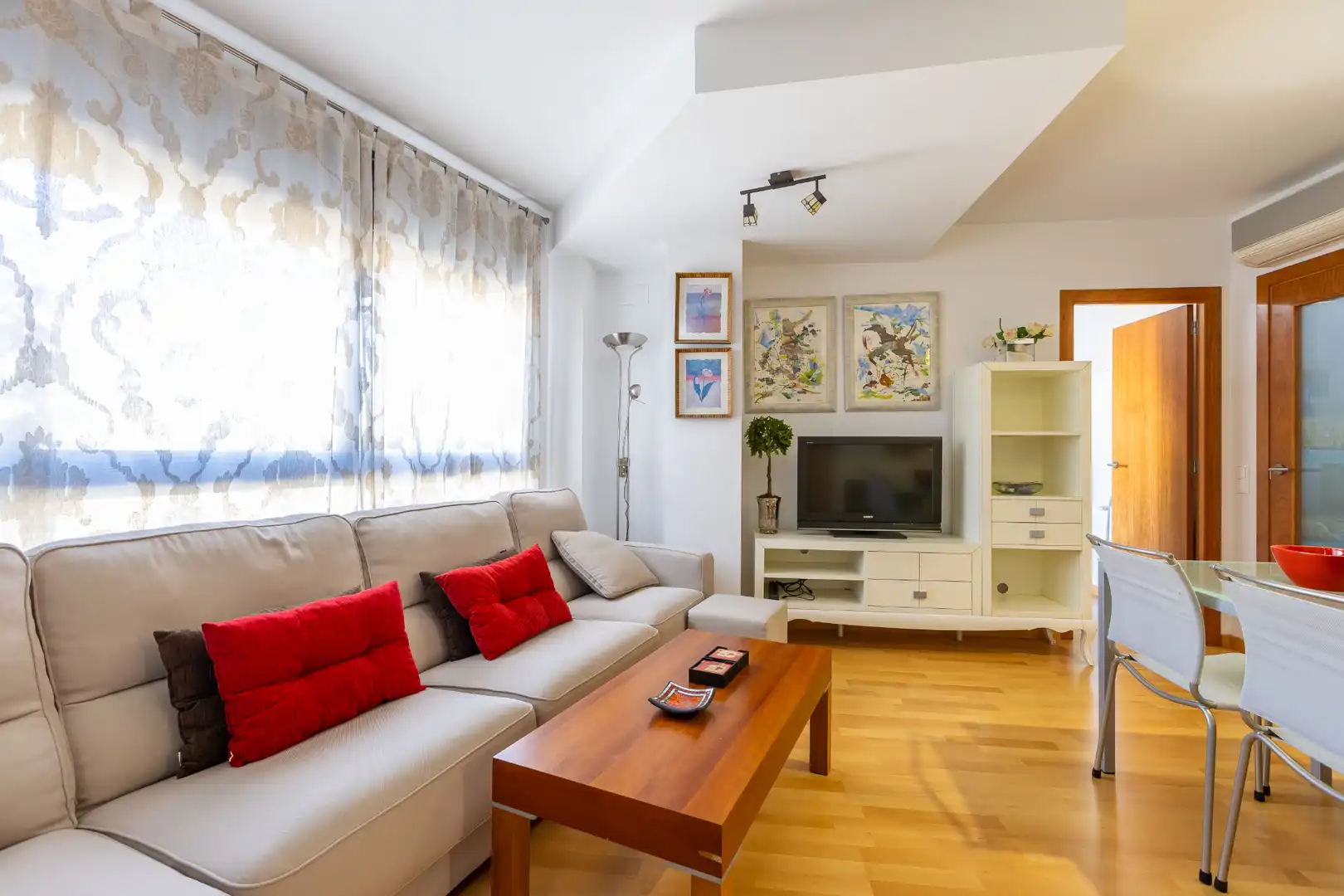 Sala de estar de Dúplex en venta en Gelida con Aire acondicionado, Calefacción y Parquet