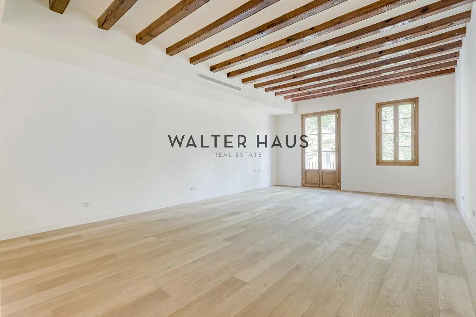 Flat with lift to rent in Carrer de Pau Claris