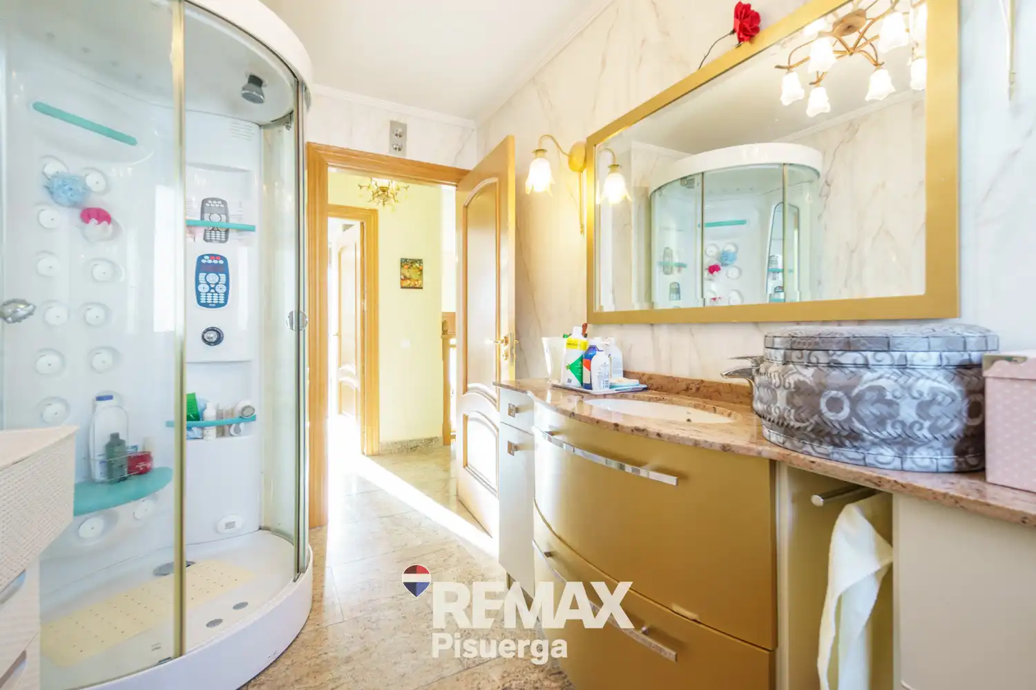 Baño de Casa o chalet en venta en Laguna de Duero con Aire acondicionado, Calefacción y Jardín privado