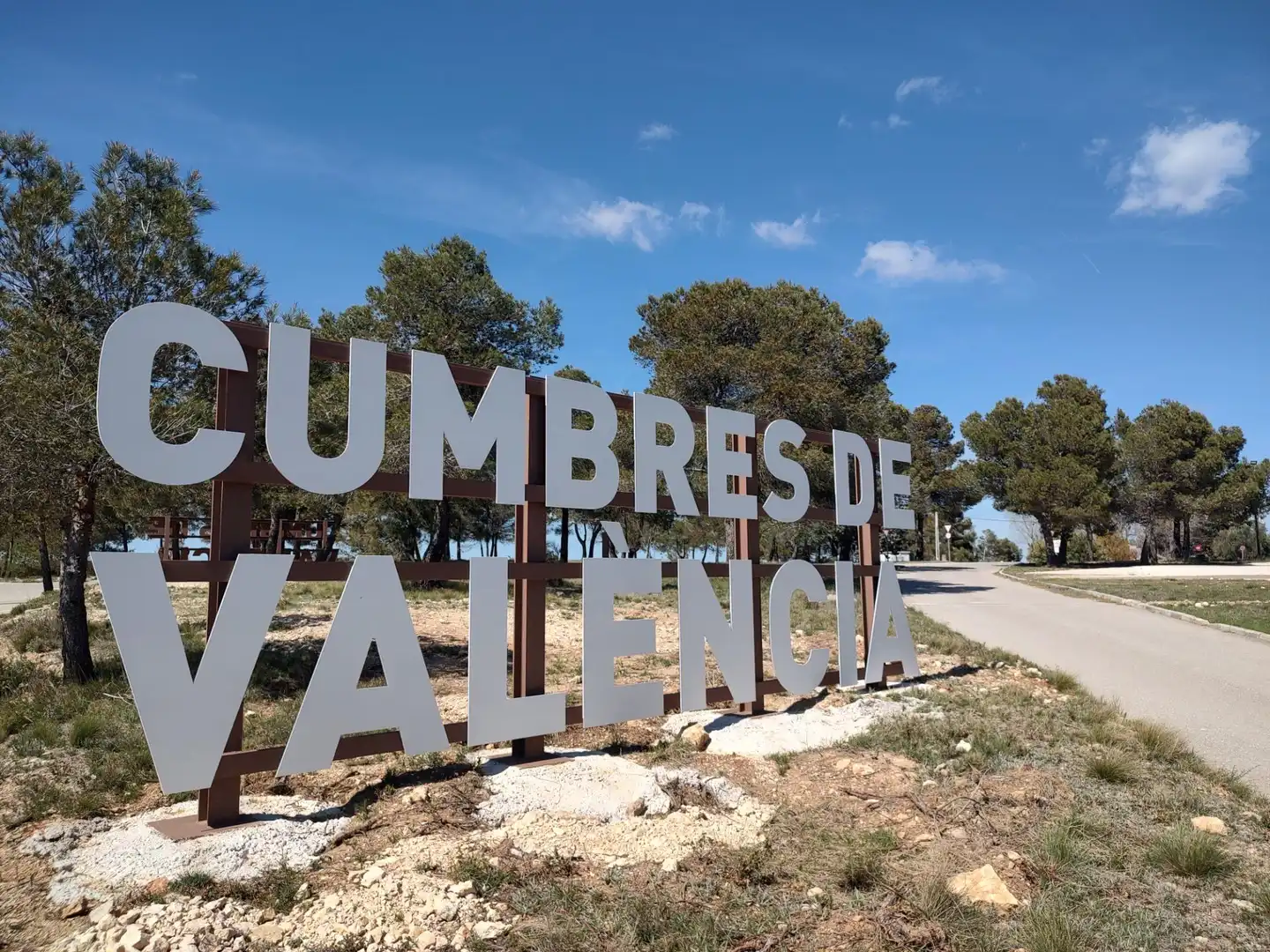 Vista exterior de Casa o xalet en venda en Mogente / Moixent amb Aire condicionat, Calefacció i Jardí privat