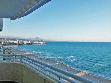 Appartamento con balcone in affitto a Playa Muchavista