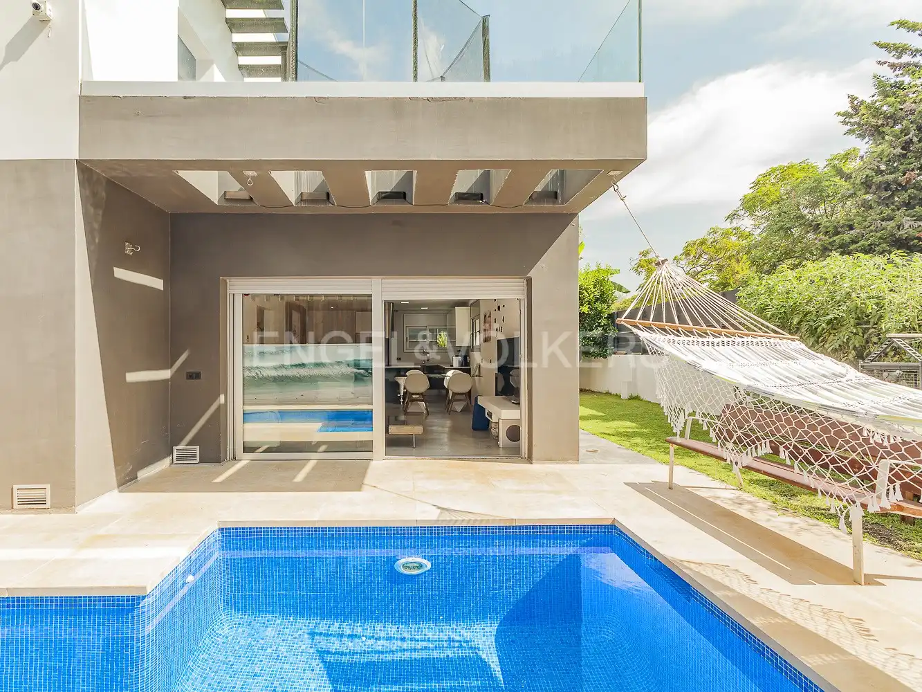Swimming pool of Houses for rent in Castelldefels  with Air Conditioner, Heating and Private garden