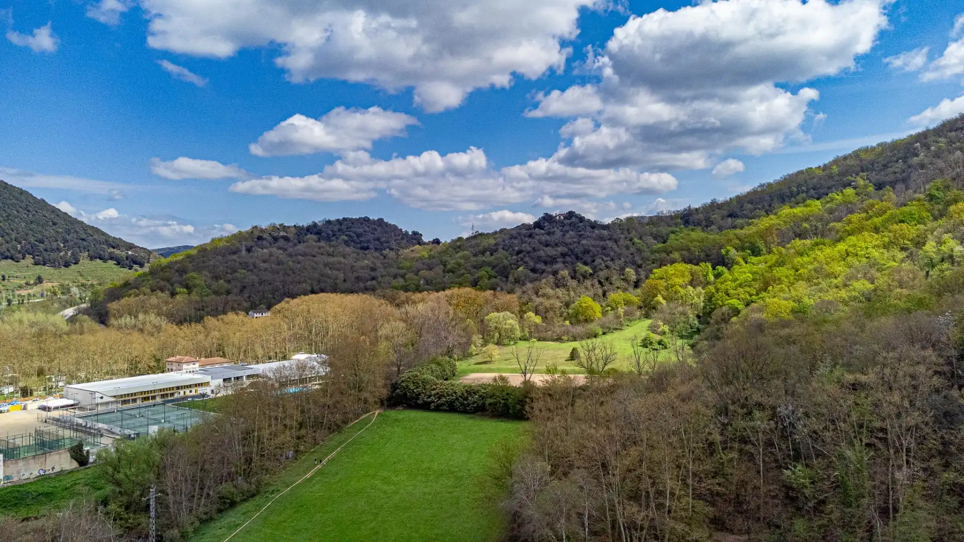Country house zum Verkauf in Olot mit Privatgarten, Terrasse und Alarm