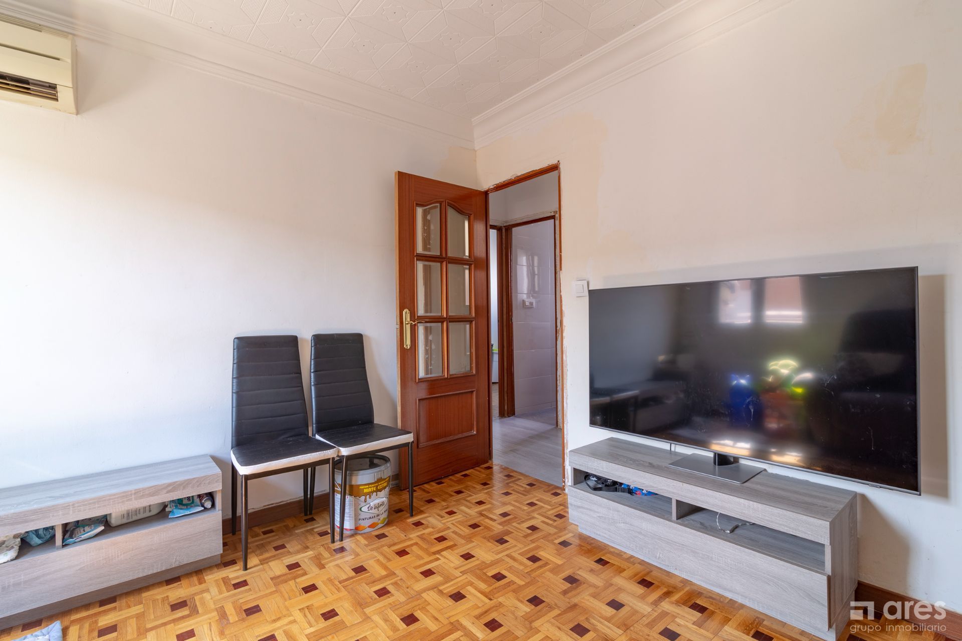 Sala d'estar de Pis en venda en  Madrid Capital amb Aire condicionat