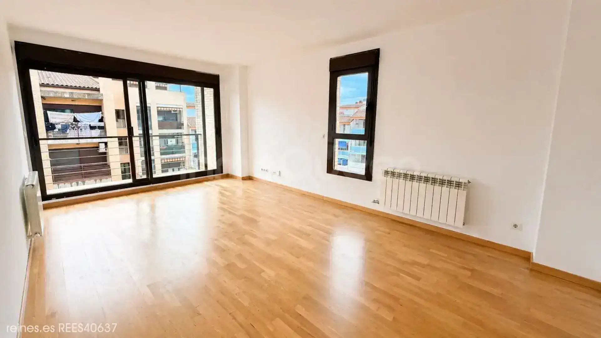 Sala de estar de Piso en venta en La Puebla de Alfindén con Calefacción y Terraza