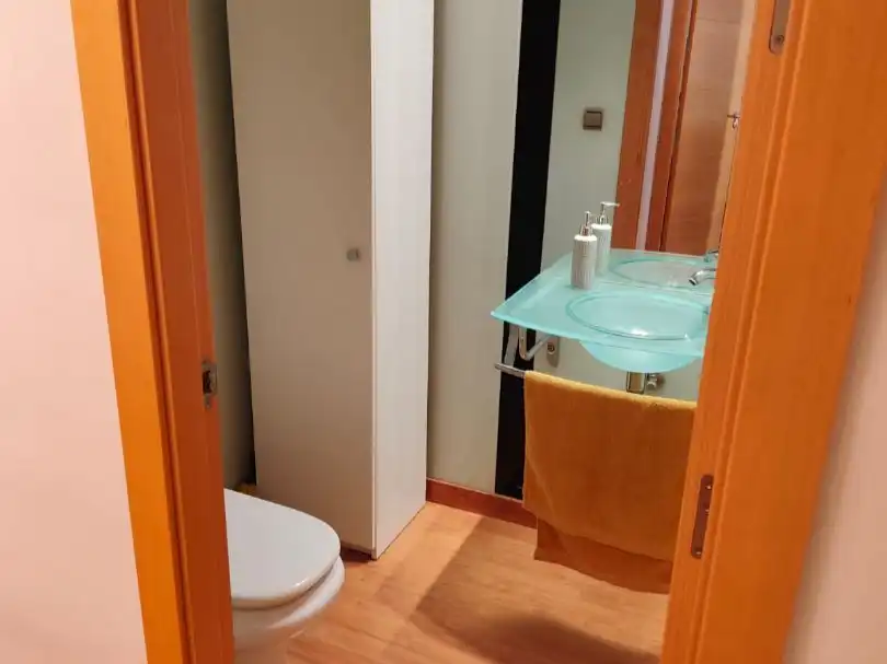 Baño de Oficina de alquiler en Marbella con Aire acondicionado