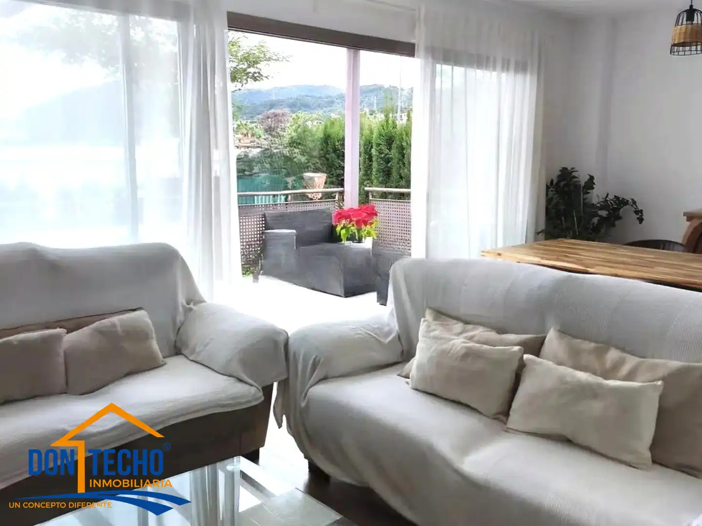 Chalet con terraza en venta en Avenida Finca Taralpe