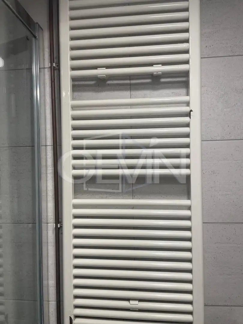 Bany de Pis en venda en Santa Perpètua de Mogoda amb Aire condicionat, Calefacció i Parquet