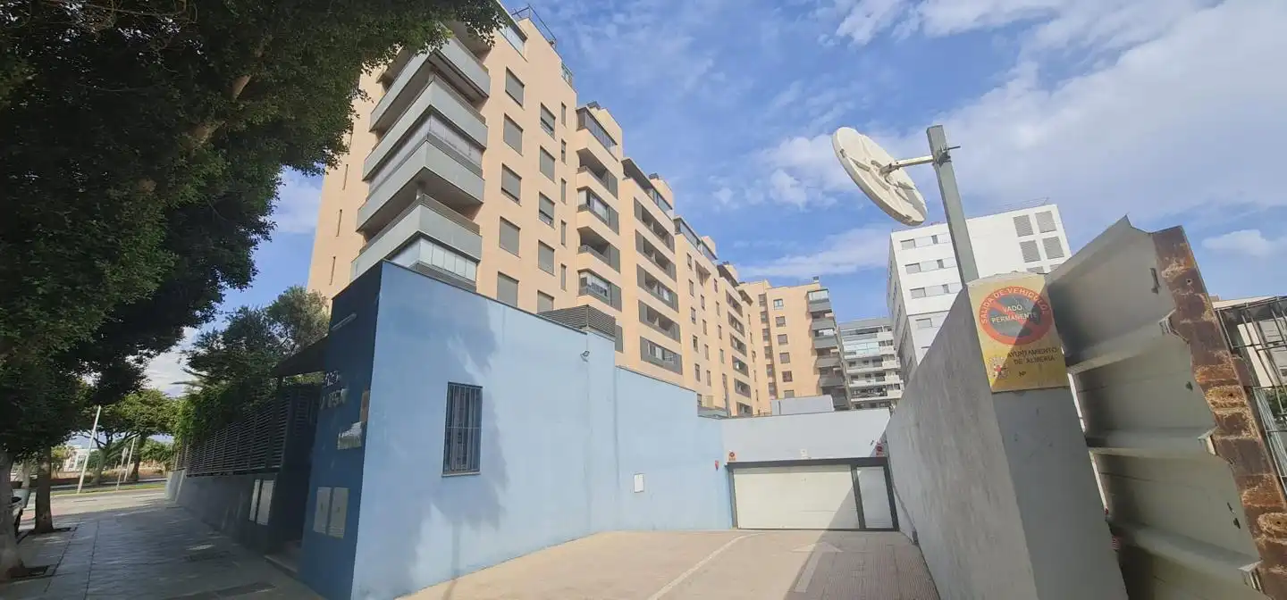 Vista exterior de Pis en venda en Nueva Almería - Cortijo Grande - Vega de Acá