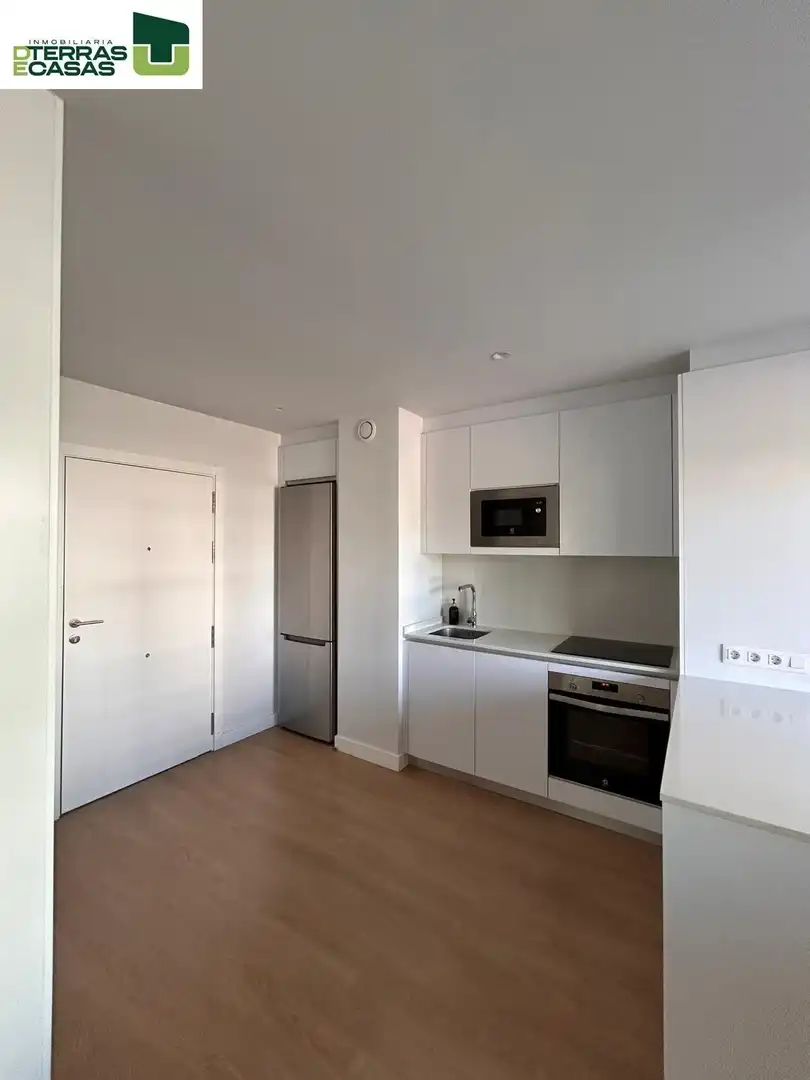 Cocina de Piso de alquiler en Pontevedra Capital  con Calefacción, Terraza y Trastero
