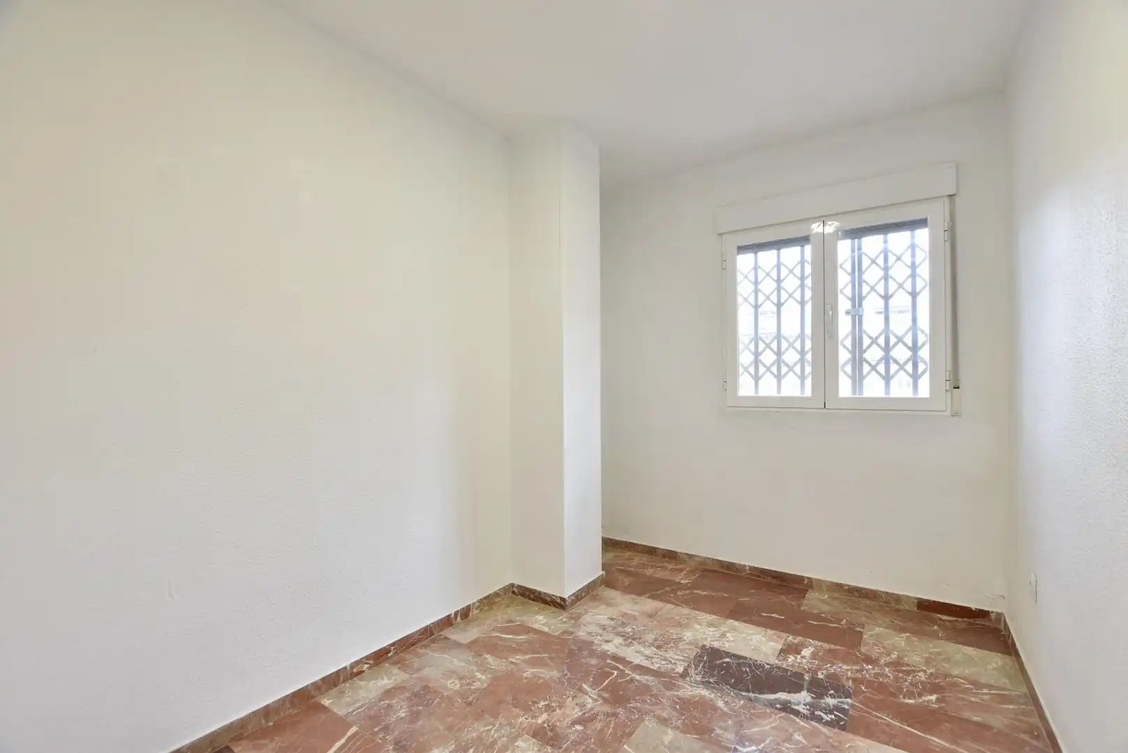 Dormitori de Pis de lloguer en Granada amb Aire condicionat i Balcó