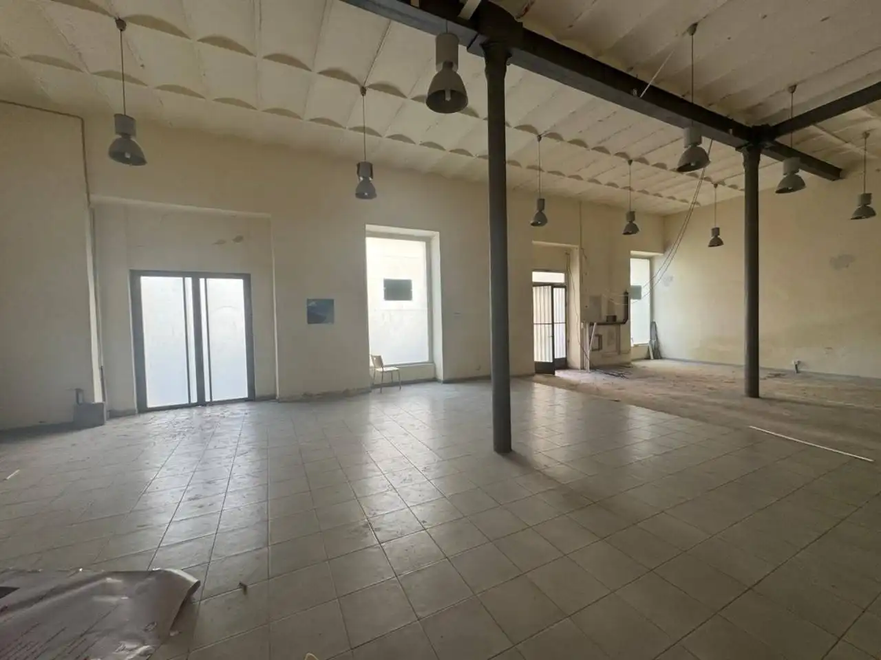 Fabrikhallen zur Miete in Cartagena
