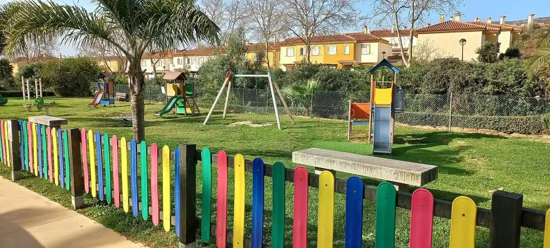 Jardín de Casa adosada de alquiler en La Línea de la Concepción con Aire acondicionado, Calefacción y Jardín privado
