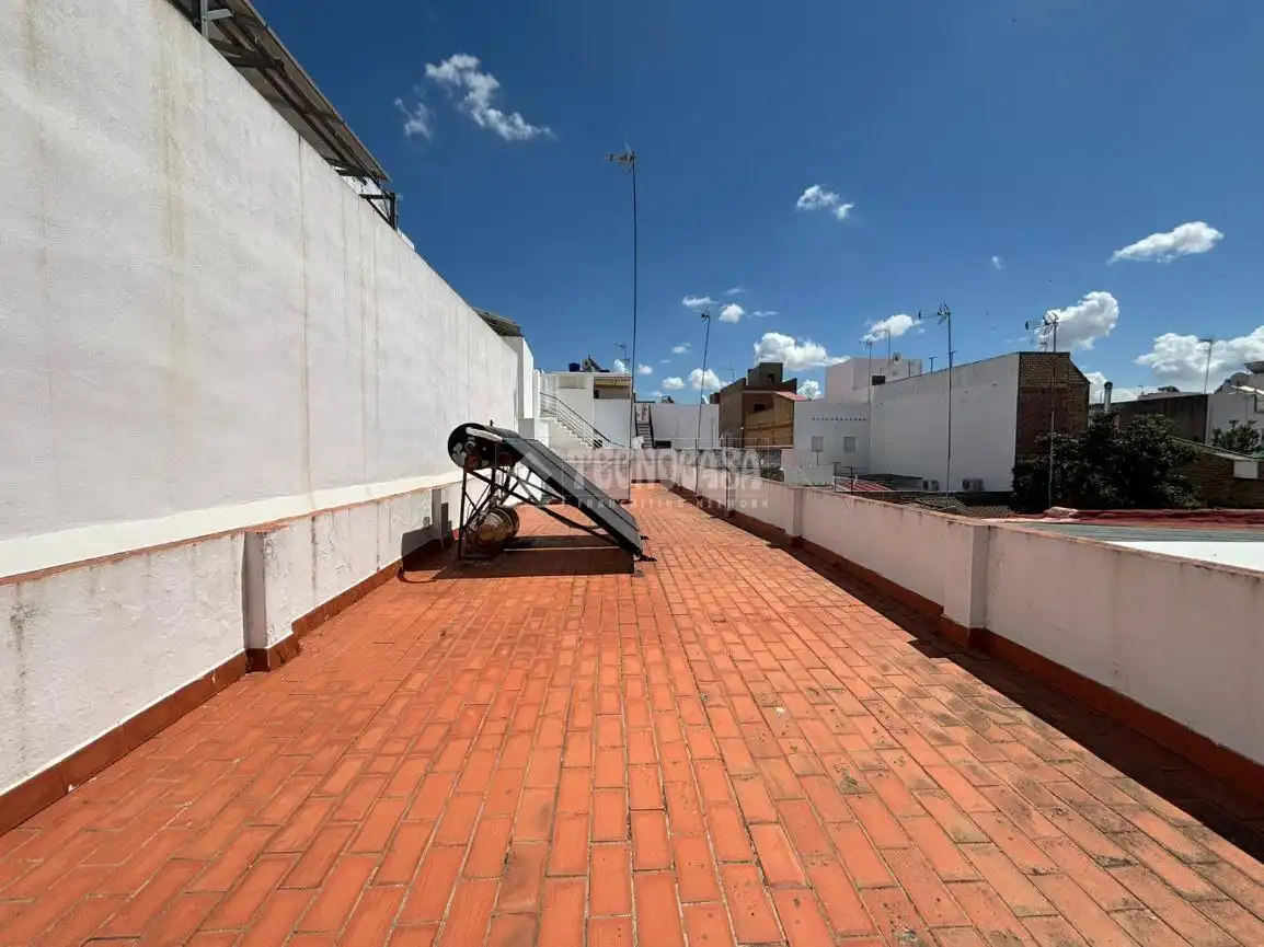 Terrassa de Casa o xalet en venda en Los Palacios y Villafranca amb Aire condicionat
