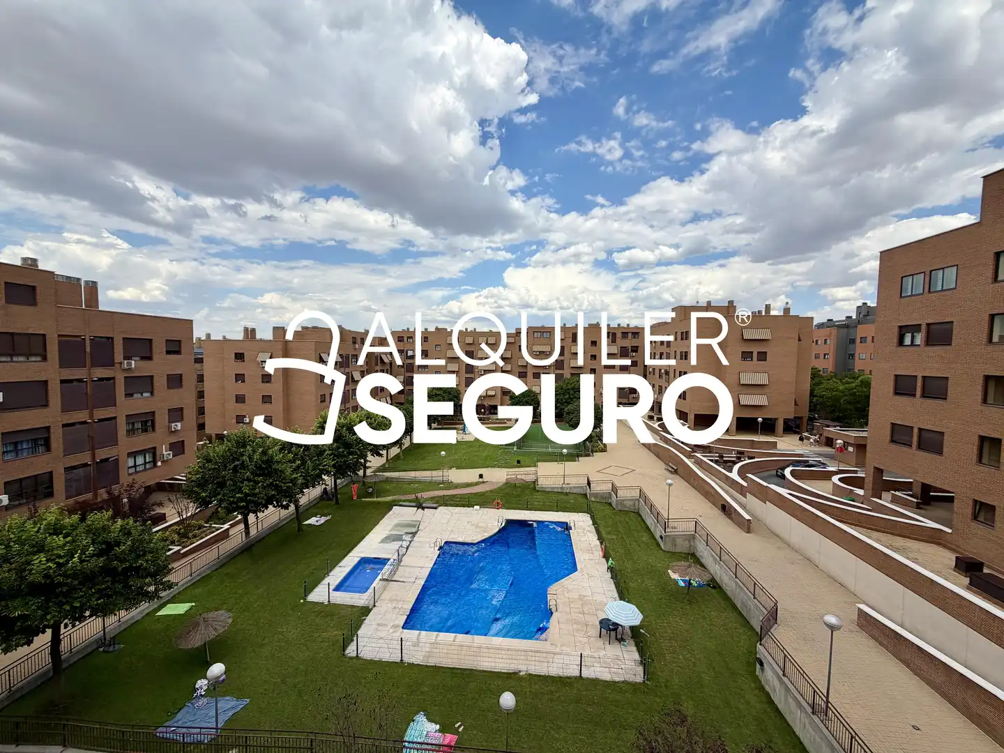 Piscina de Pis de lloguer en Valdemoro amb Aire condicionat, Calefacció i Traster