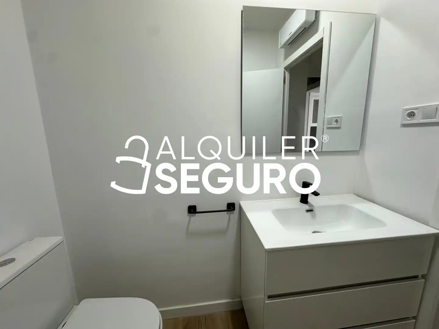 Bany de Pis de lloguer en Catarroja amb Aire condicionat, Terrassa i Traster