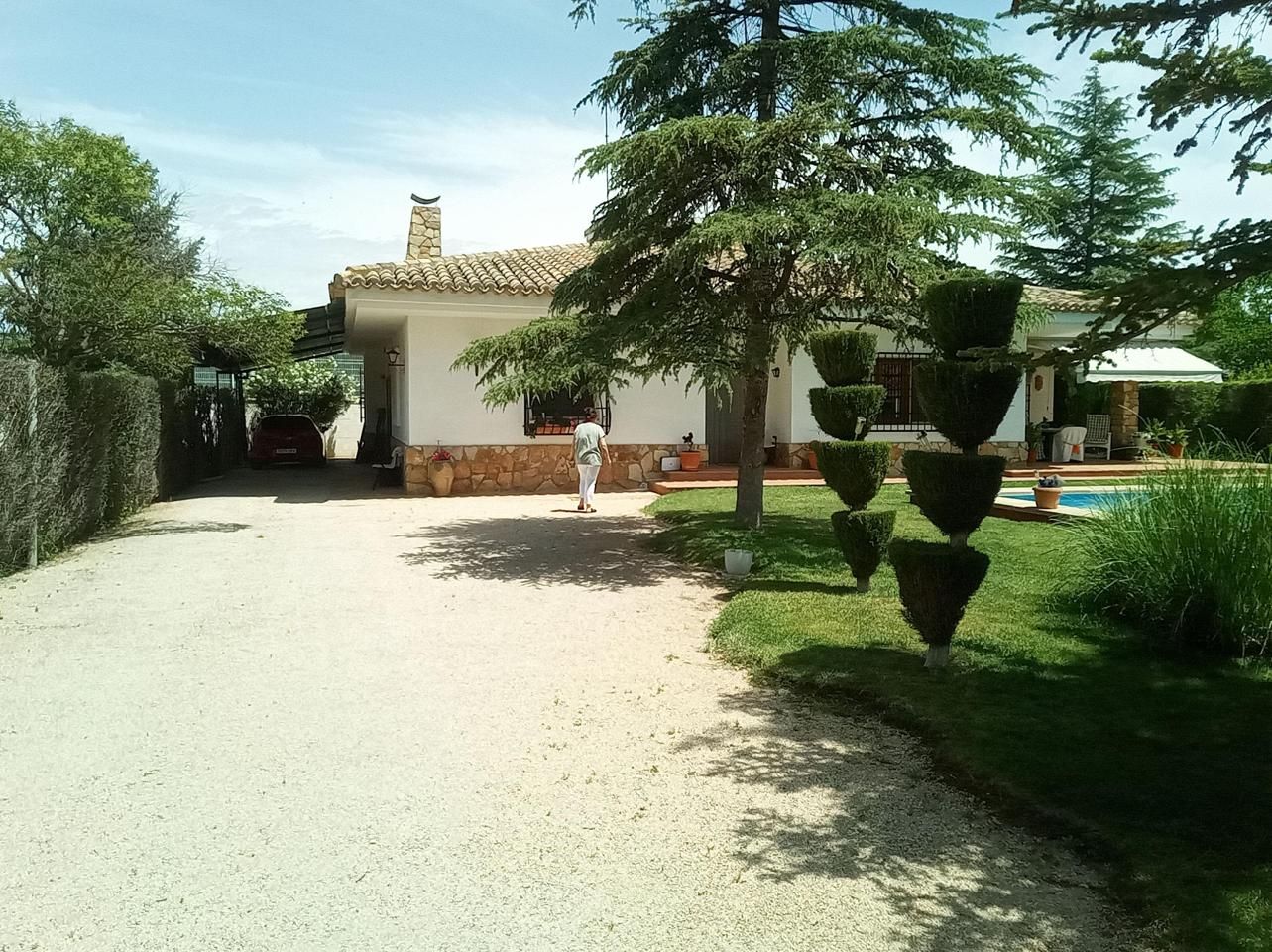Vista exterior de Casa o xalet en venda en  Albacete Capital amb Calefacció, Jardí privat i Piscina