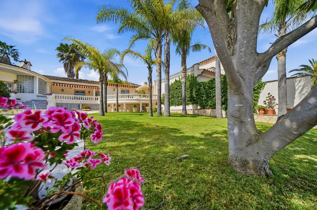 Casa con piscina en venta en Carrer Noguera, imagen 7