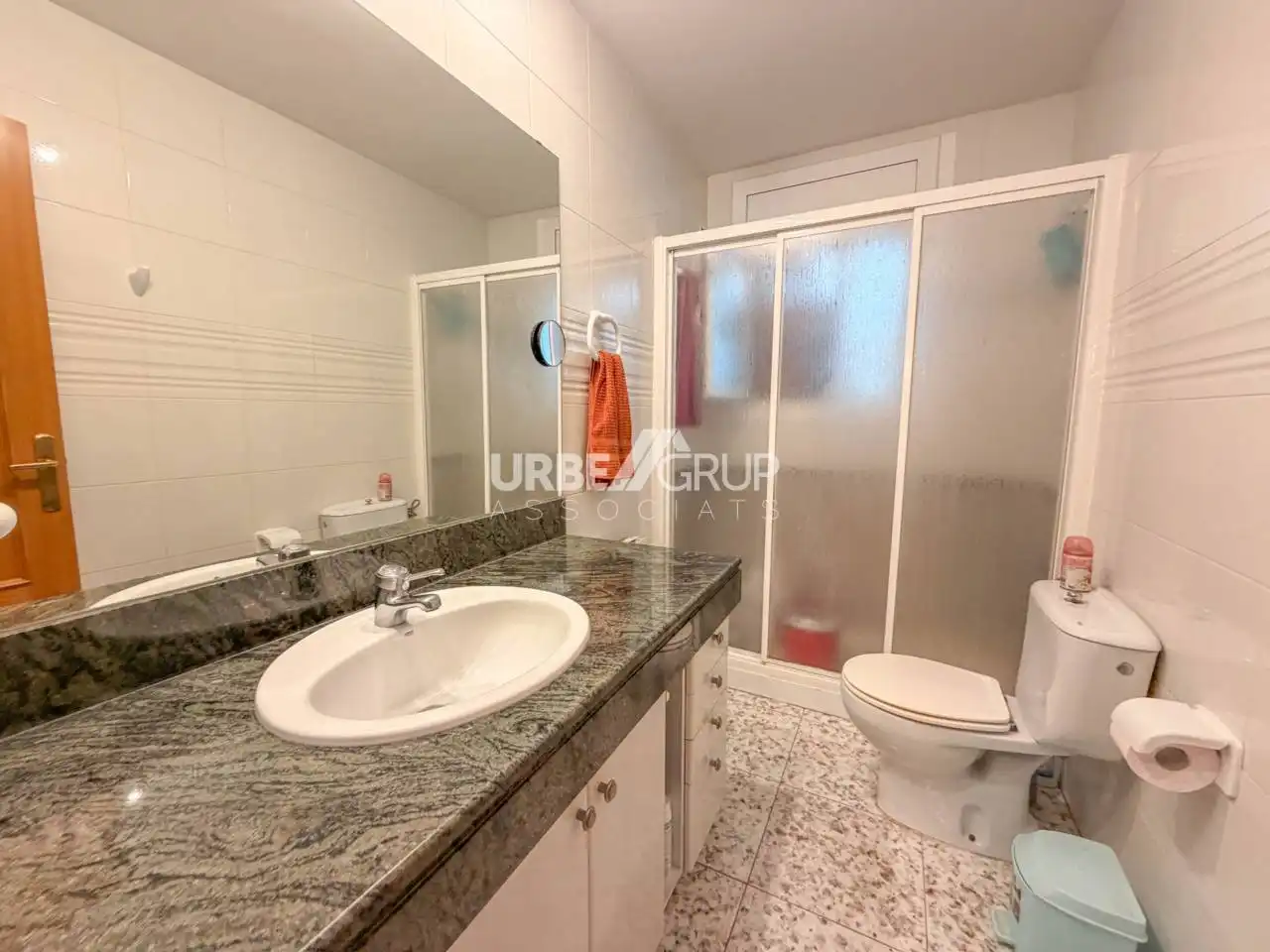 Baño de Piso en venta en Terrassa con Aire acondicionado, Calefacción y Balcón