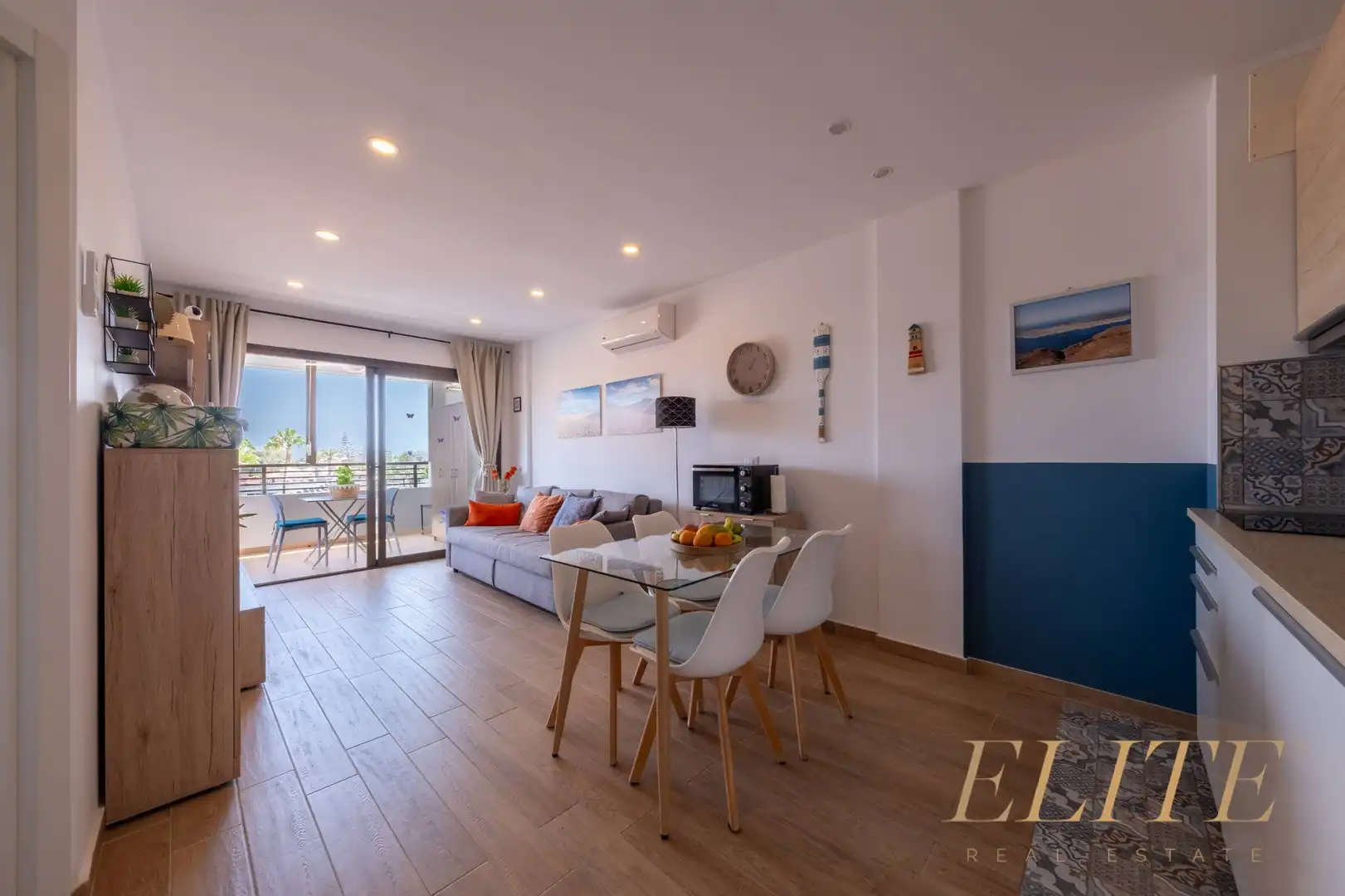 Sala d'estar de Apartament en venda en San Bartolomé de Tirajana amb Aire condicionat, Jardí privat i Moblat