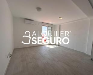 Bedroom of Flat to rent in  Madrid Capital  with Air Conditioner