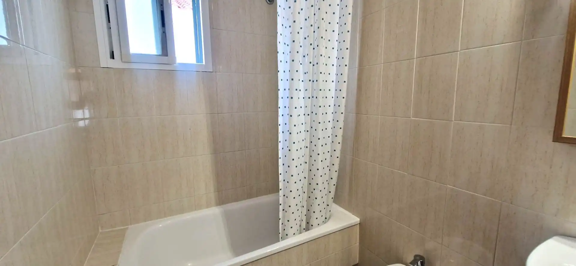 Bathroom of Apartments for rent in El Rompido, Huelva
