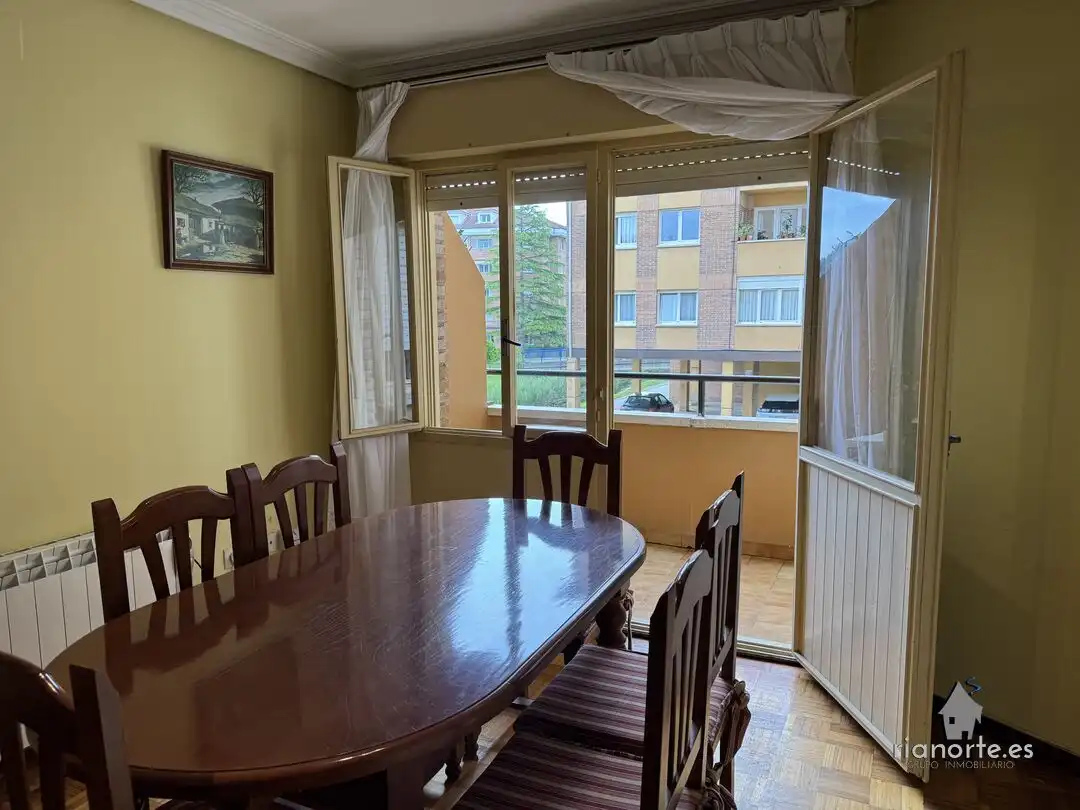 Comedor de Piso en venta en Ribadesella con Calefacción