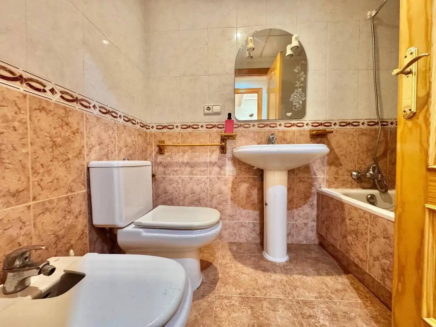 Baño de Piso en venta en Murcia con Trastero y Balcón