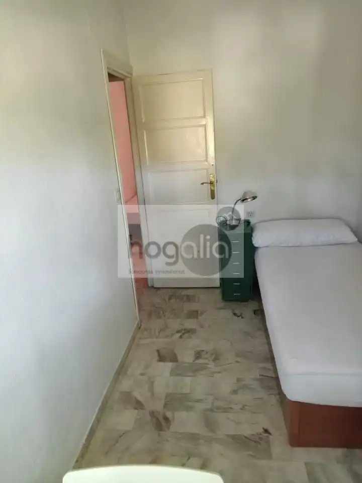 Room in Sector Sur - La Palmera - Reina Mercedes