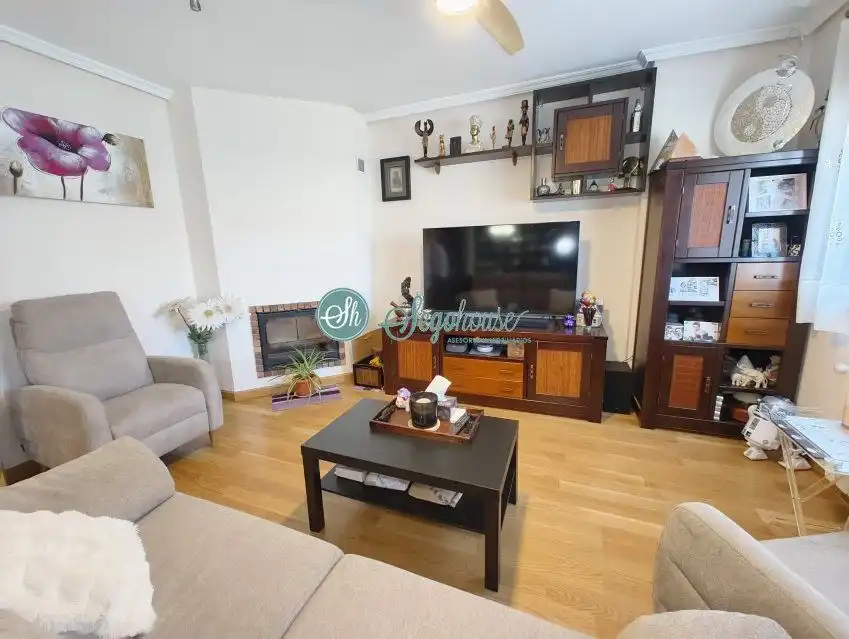 Sala de estar de Casa o chalet en venta en Segovia con Calefacción y Trastero