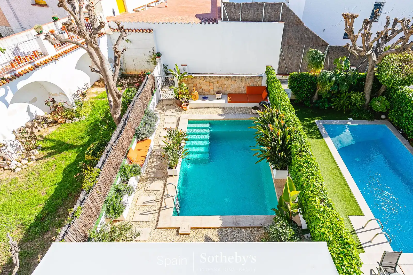 Piscina de Casa adosada en venta en Sitges con Aire acondicionado, Calefacción y Jardín privado