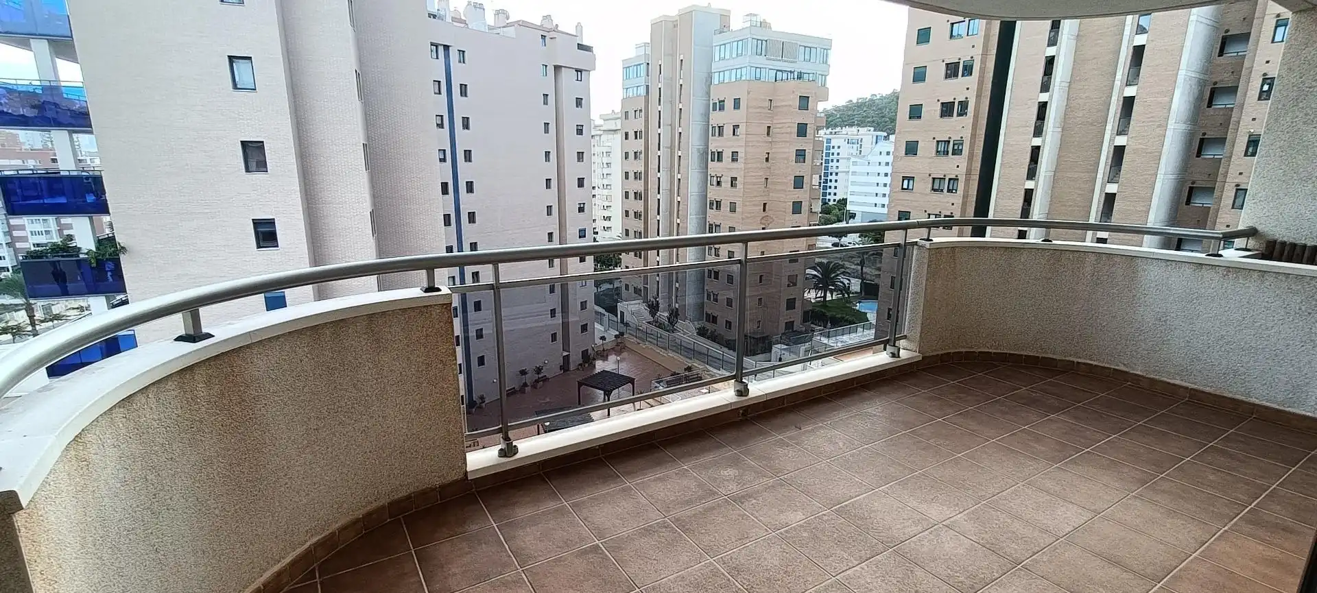 Apartament amb piscina en venda a Avinguda Mestral, imagen 5