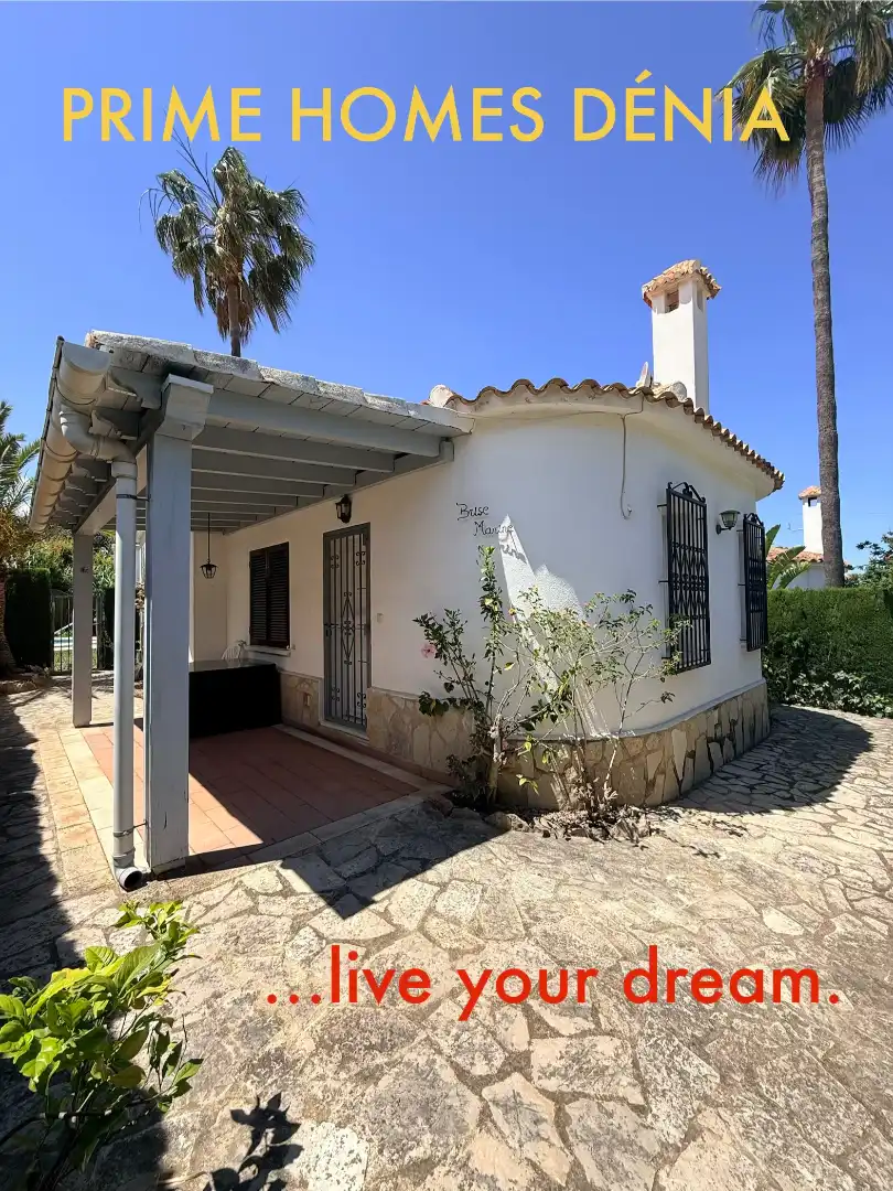 Außenansicht von Haus oder Chalet zum Verkauf in Dénia mit Klimaanlage, Heizung und Terrasse