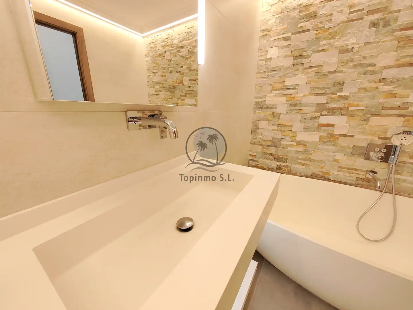 Bathroom of Duplexes for sale in Benalmádena  with Air Conditioner, Heating and Terrace