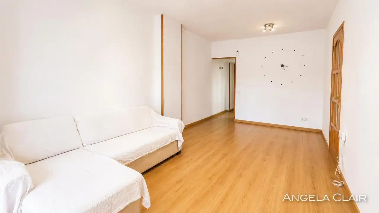 Sala d'estar de Pis en venda en Barcelona amb Aire condicionat, Calefacció i Parquet