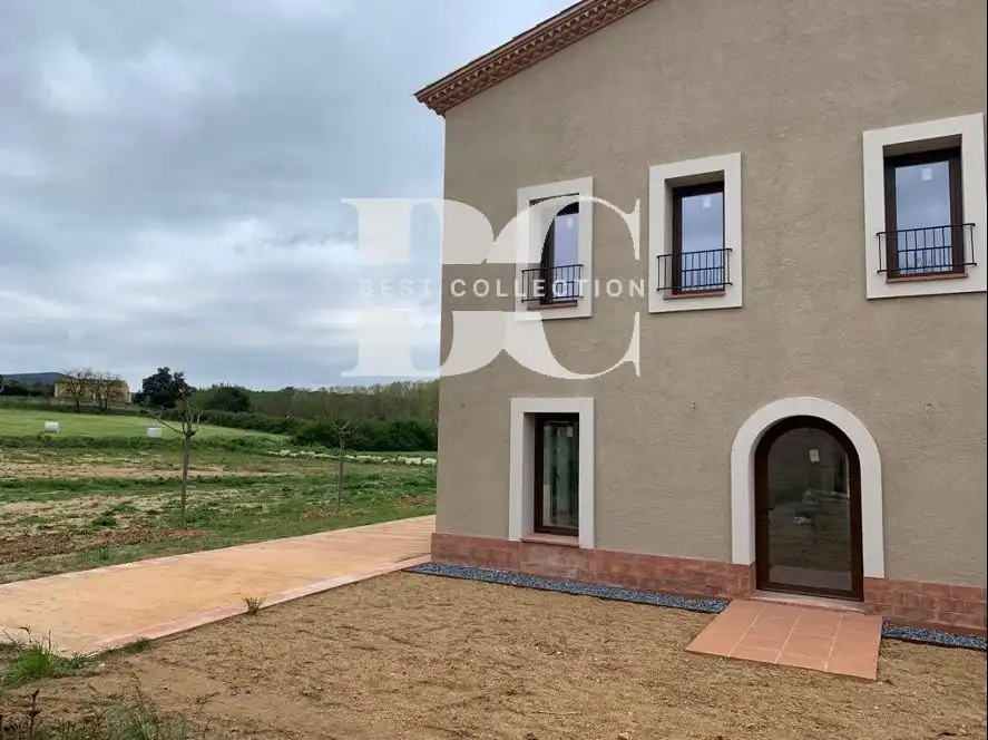 Vista exterior de Edificio en venta en Vidreres