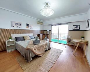 Bedroom of Apartment to share in  Madrid Capital  with Balcony