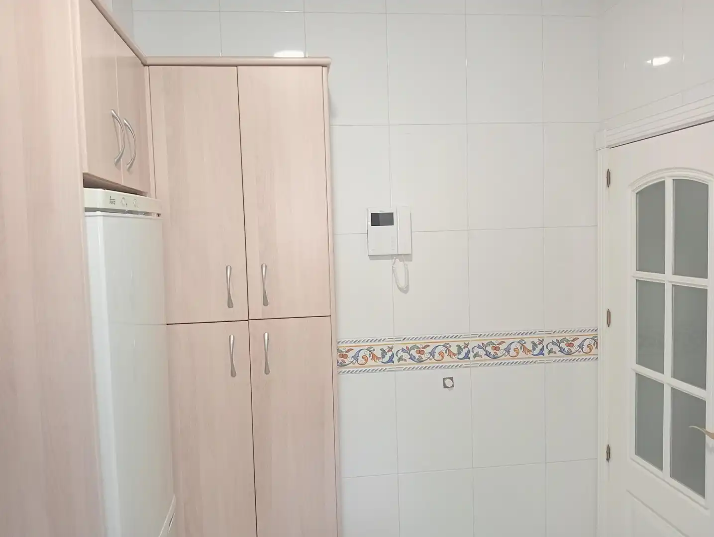 Kitchen of Flat for rent in Sevilla  with Air Conditioner, Storage room and Balcony