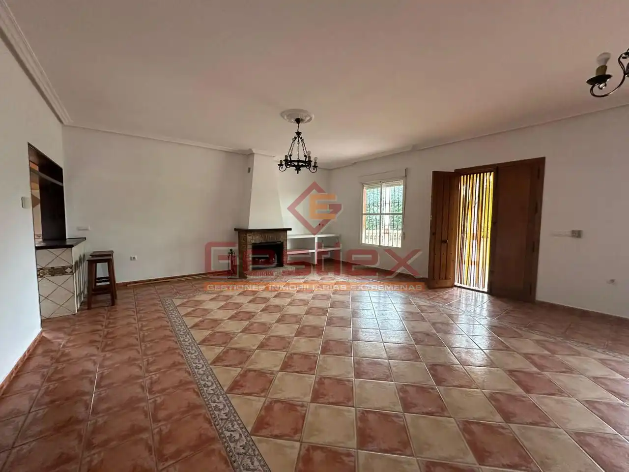 Casa amb piscina en venda a Almendralejo, imagen 2